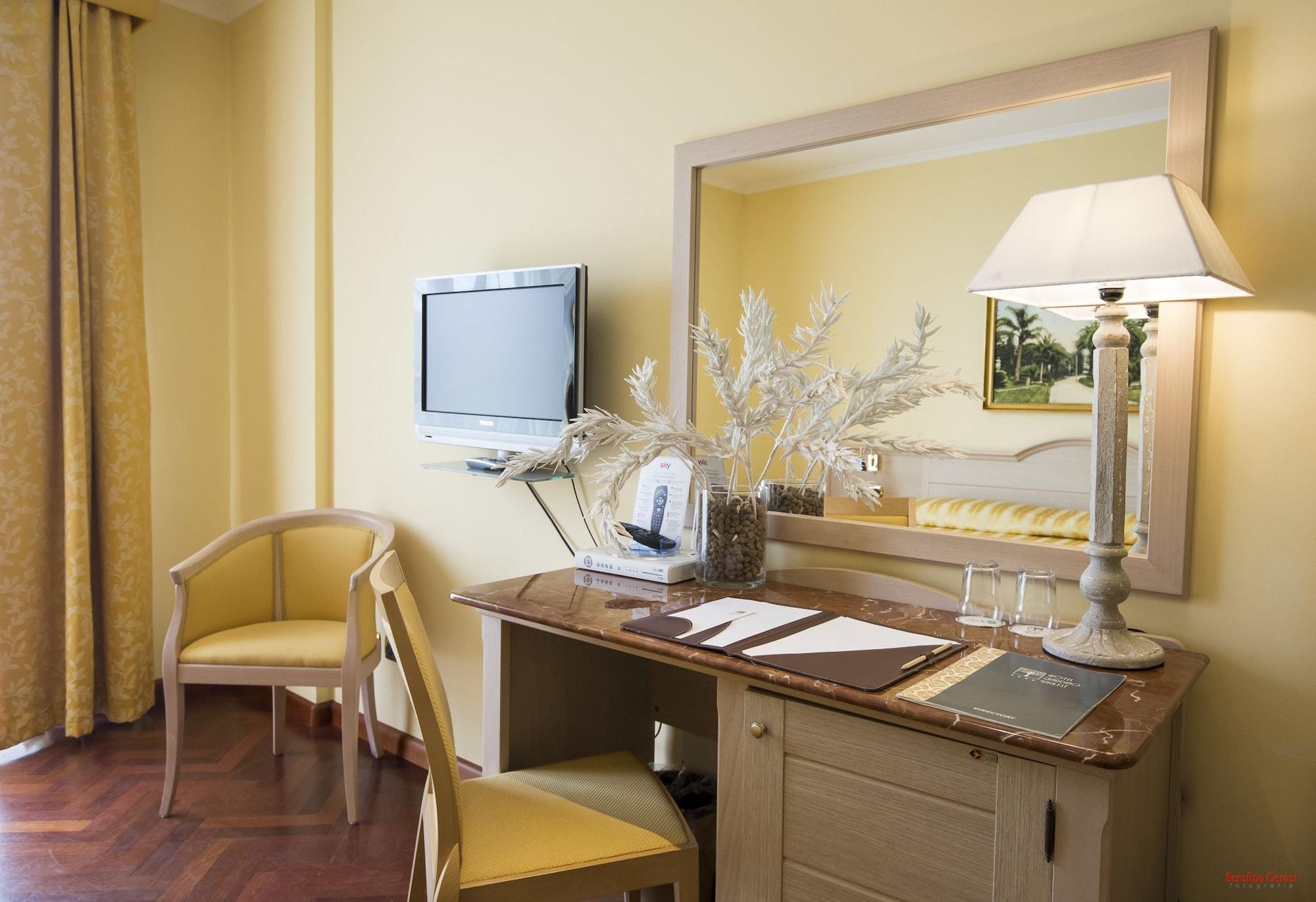 Hotel Giardino Inglese Палермо Екстериор снимка