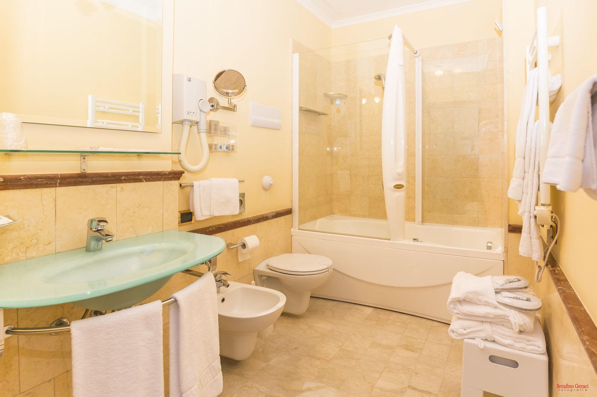 Hotel Giardino Inglese Палермо Екстериор снимка