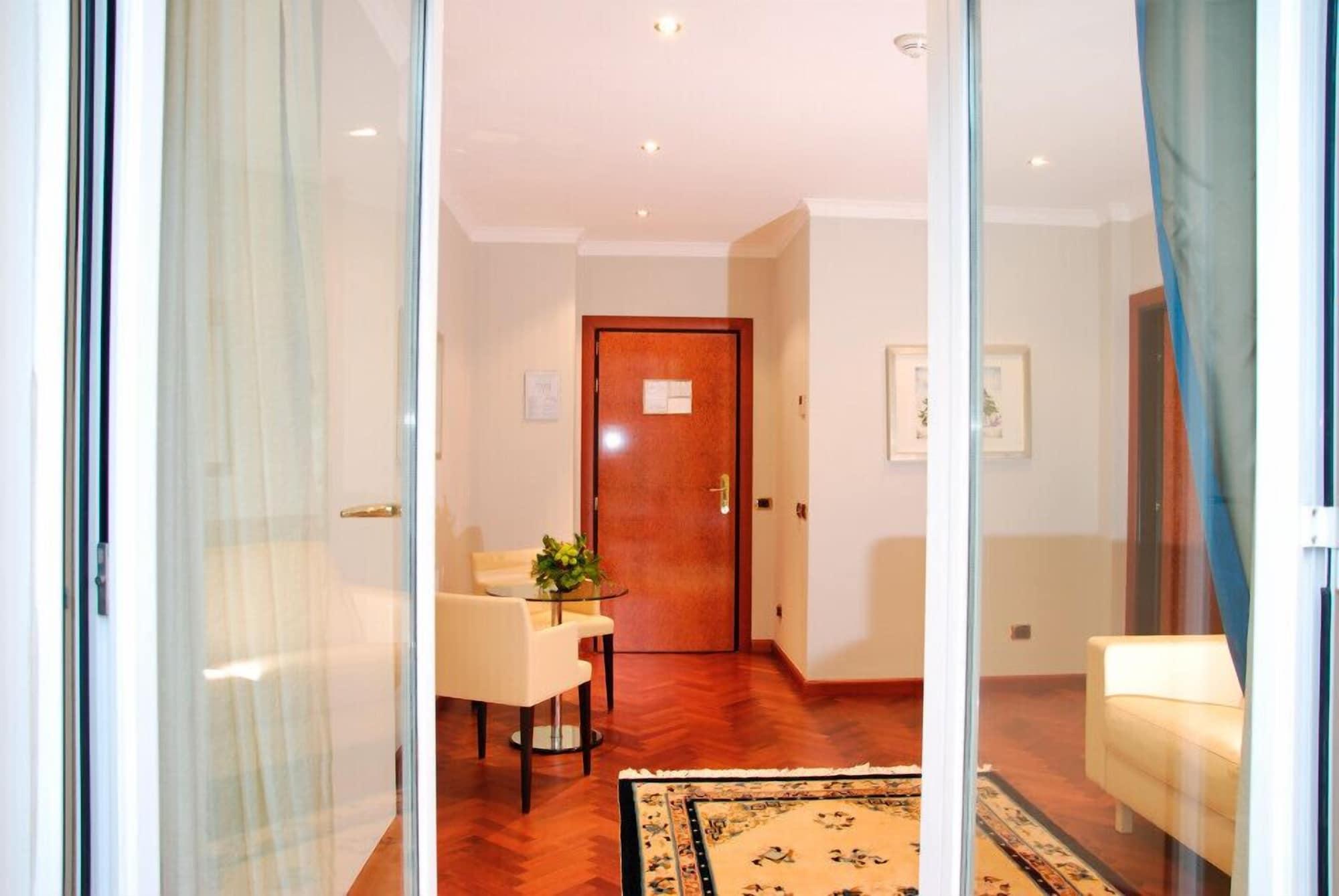 Hotel Giardino Inglese Палермо Екстериор снимка