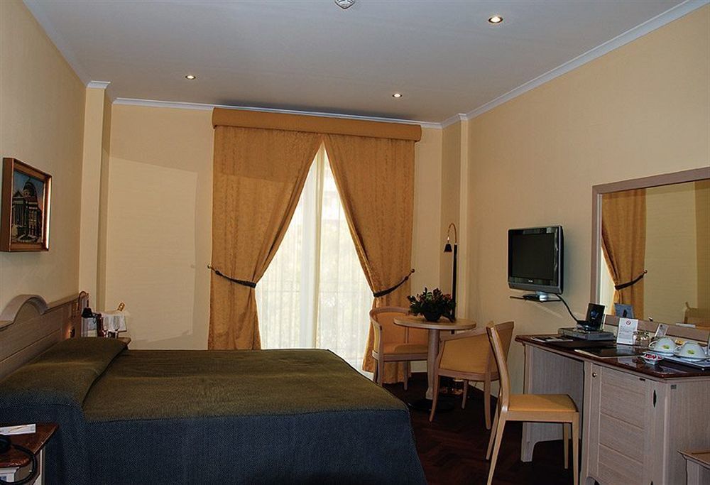 Hotel Giardino Inglese Палермо Екстериор снимка